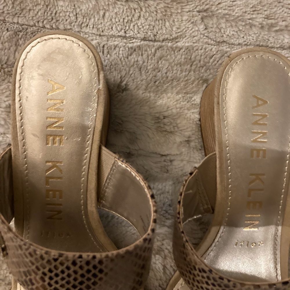 : : ANNE KLEIN NEW Faux Snake Skin Sandals with Chunky Heels : : - Picture 7 of 13